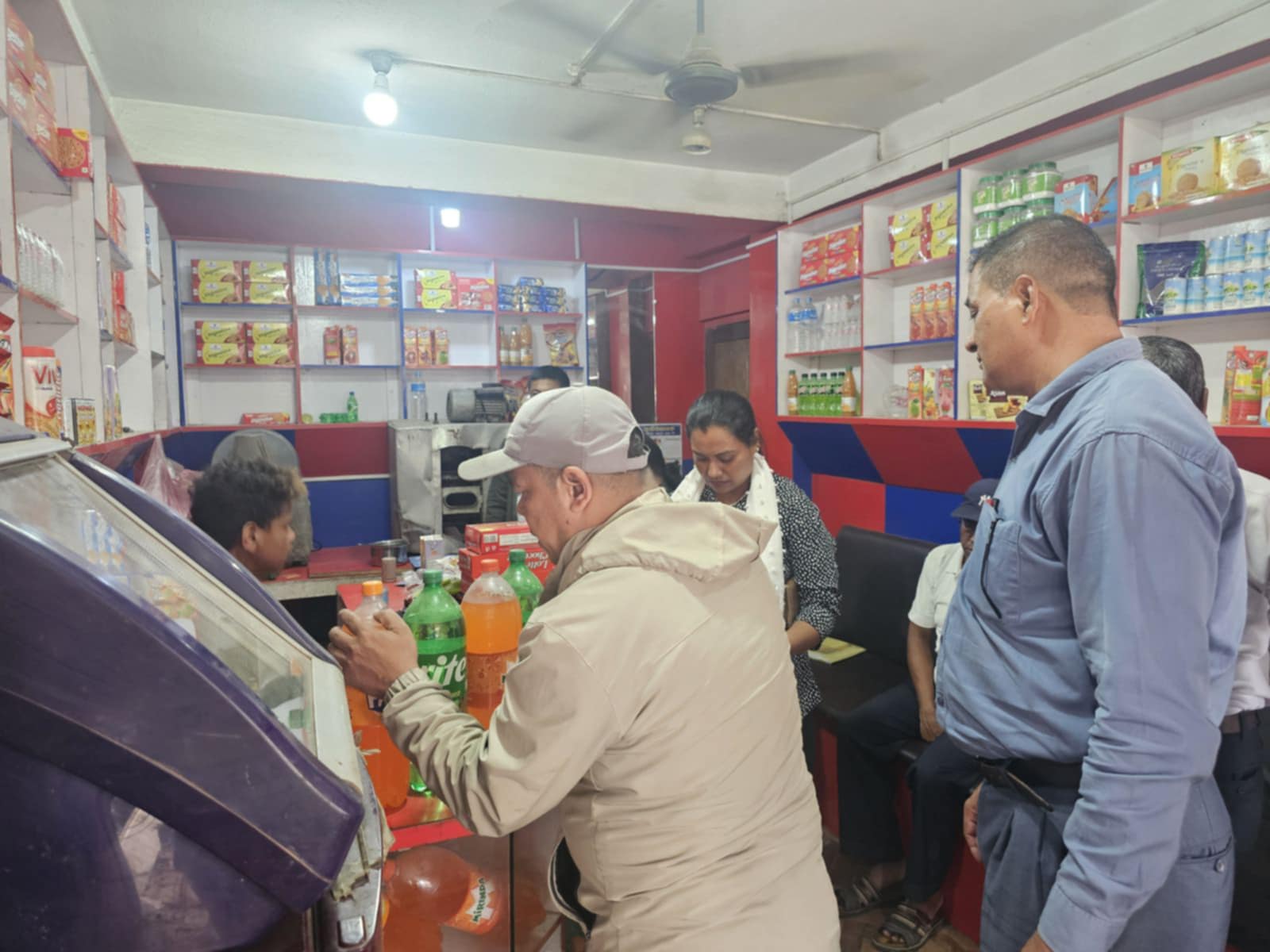 लान्चाफल्चा खाद्य पसल अनुगमनः कुहेका फलफूल प्रसस्त