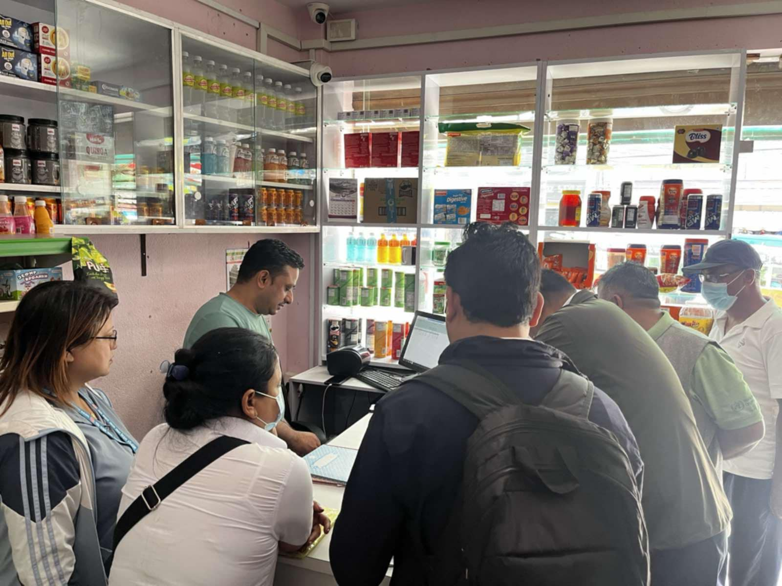 च्याम्हासिंहमा फलफूल तथा खाद्य पसल अनुगमन ः यस्तो देखियो अवस्था 