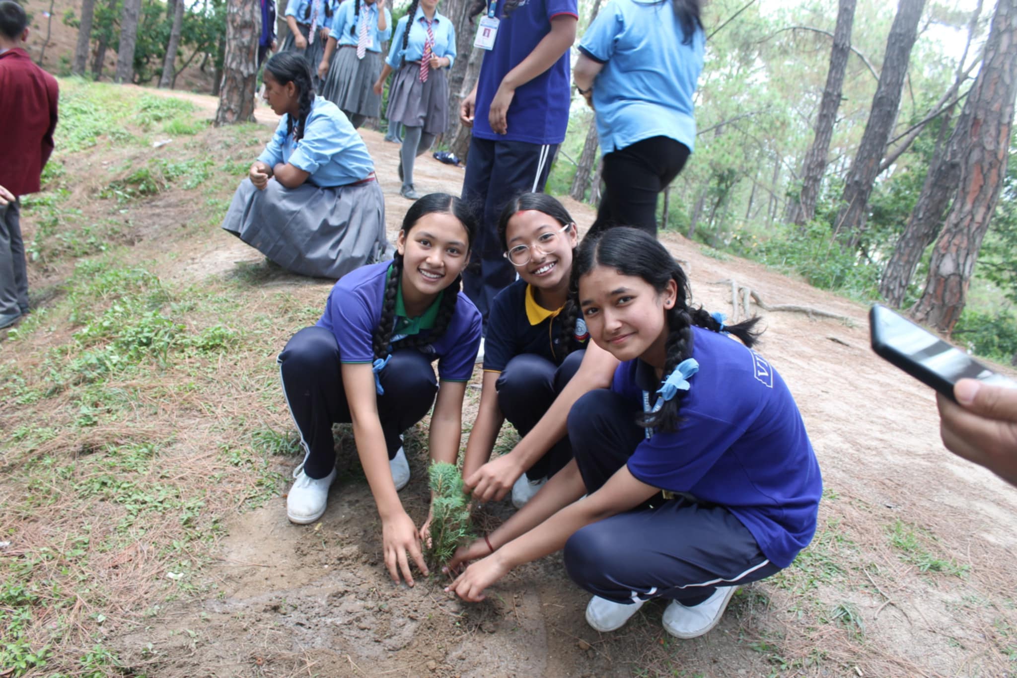 वातावरण दिवसको उपलक्ष्यमा विनायकका विद्यार्थीहरूद्वारा वृक्षरोपण