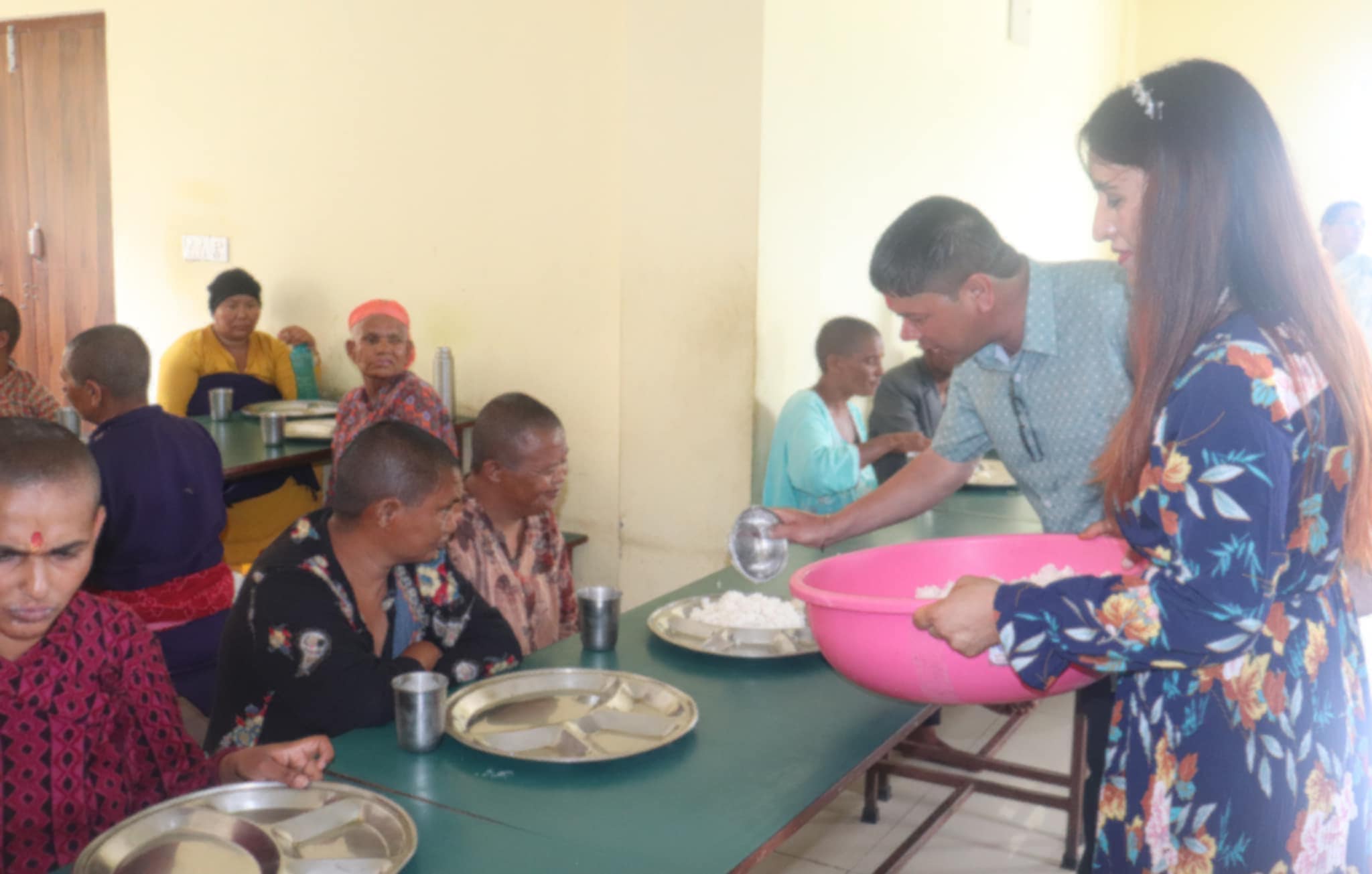 पत्रकार बजगाईको जन्मदिन सेवा घरमा