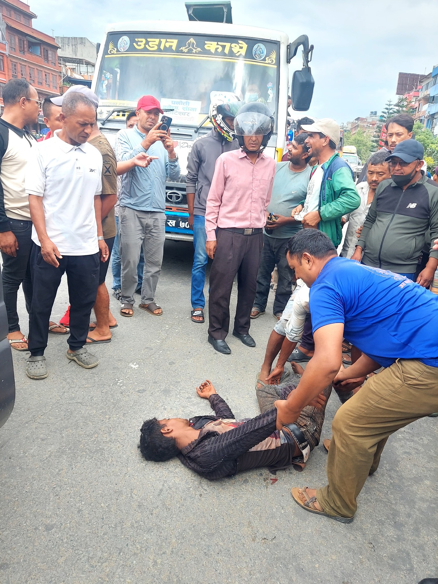 पाण्डुबजारमा रिक्सा चालकलाई ठक्करः कुटपिटपछि रिक्सा चालक अचेत