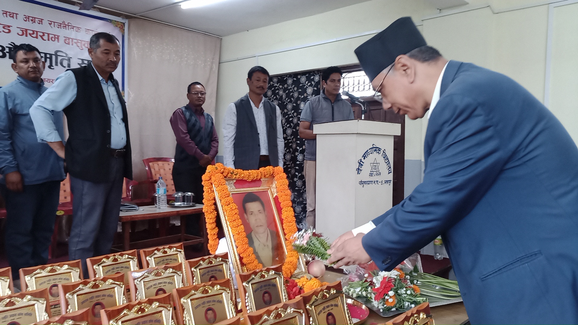 सरकार जनताको हित भन्दा व्यक्तिगत र पार्टीगत स्वार्थमा