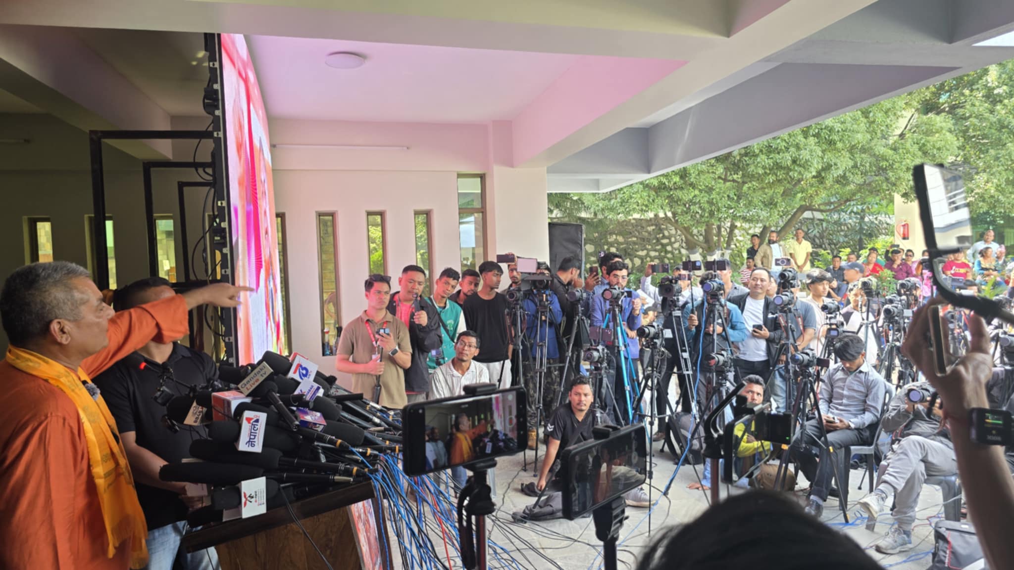 मलाई मार्नै लागेको थियो, त्यसकारण भागें, दुर्गा प्रसाई 