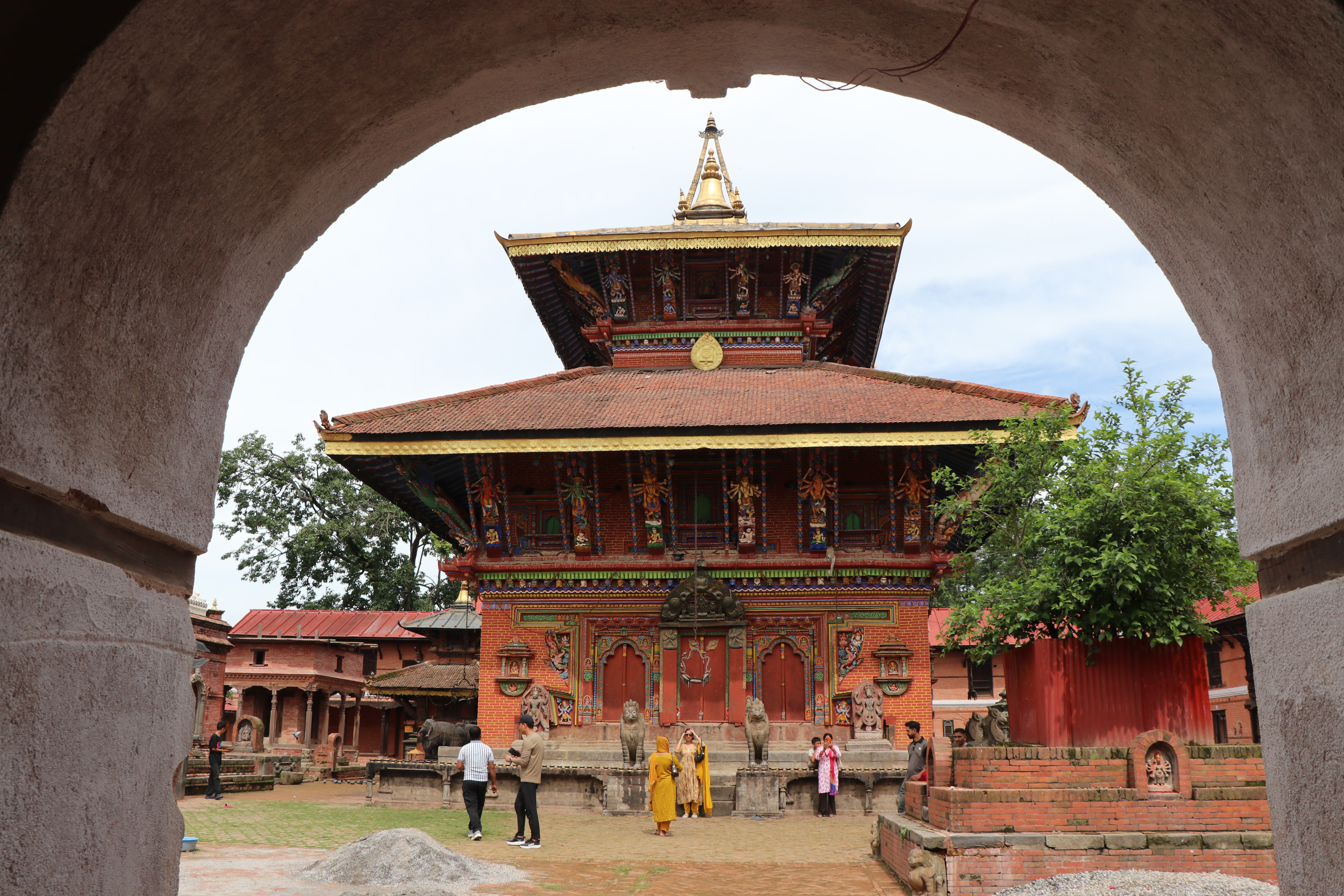 चाँगुनारायण मन्दिर सुनको कचौरा हो, स्थानीयले पित्तल बनाएँः नगर प्रमुख खत्री