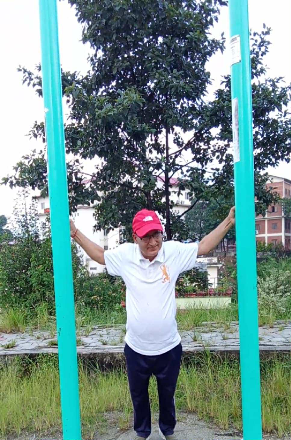 ६२ वर्षीय अमर अधिकारीको जवानीको रहस्य