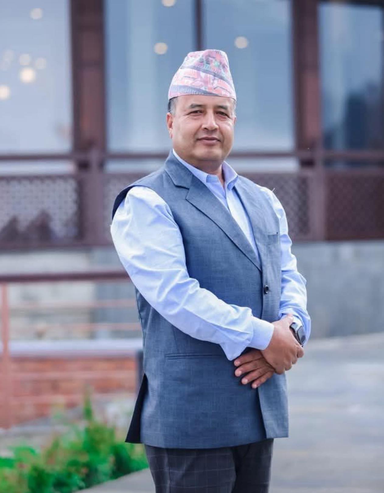 राजनीति चासो नै नराख्ने मेरी श्रीमतीलाई आफ्नै घरमा आगो लगाउँदै त्यही भुंग्रोमा जिउँदै जलाउने प्रयास गरियो