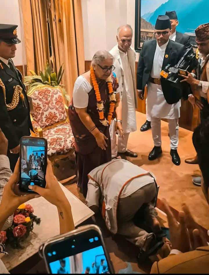 फाइदा खोज्दा वेफाइदा