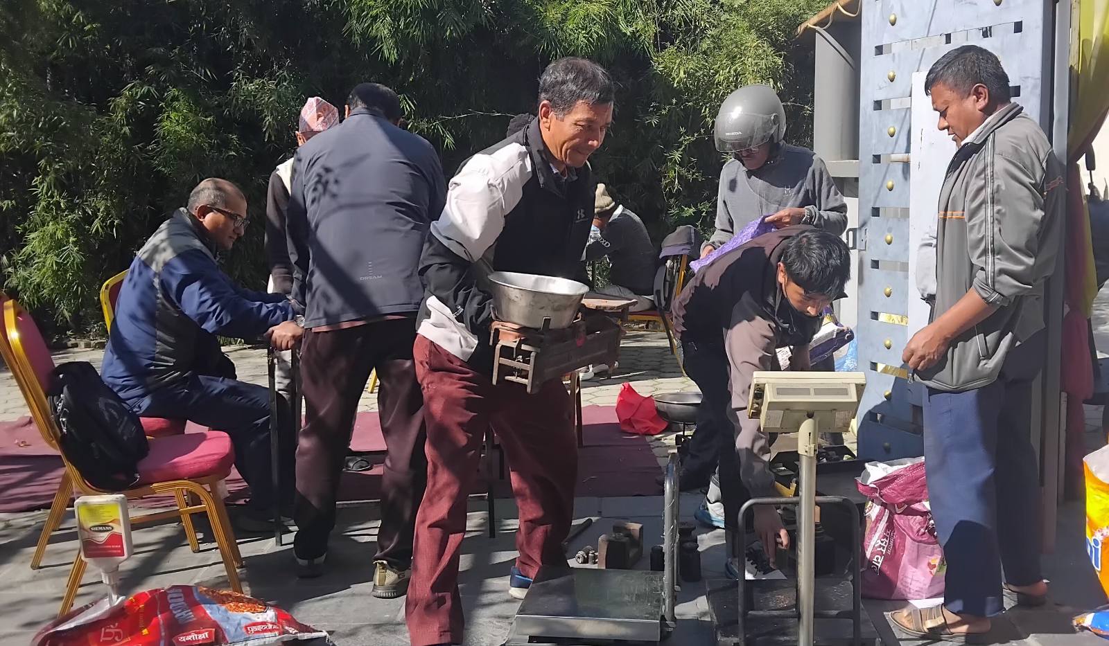 नयाँंठिमीको पार्टी प्यालेसबाट नापतौल डोर सेवा 