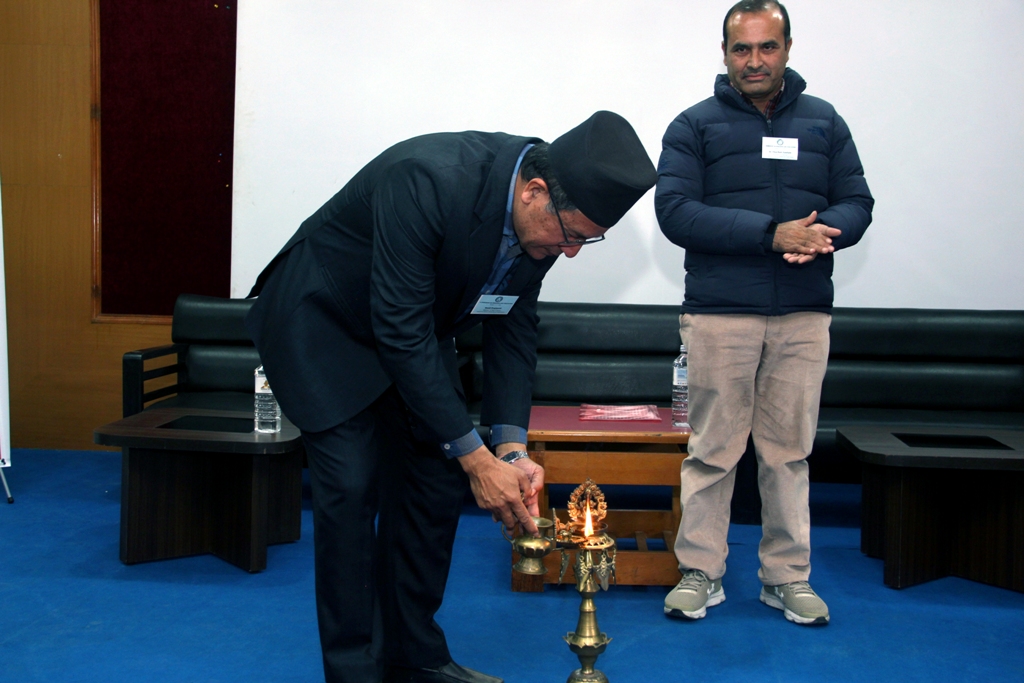 ख्वप कलेजको आयोजनामा भएको ‘रिसर्च एन्ड पब्लिकेसन्स’ विषयक दुईदिने कार्यशाला गोष्ठीको उद्घाटन