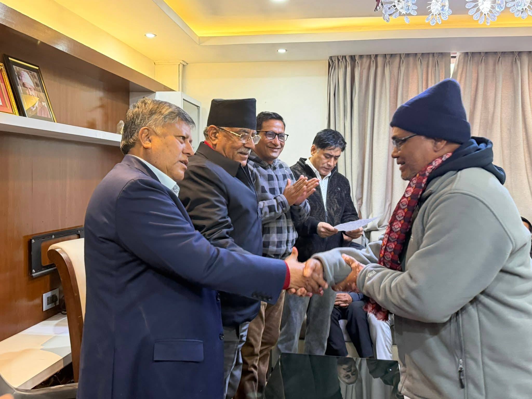 एमालेबाट बालकोट वडा अध्यक्षका उम्मेदबारदेखि दर्जन वढी युवाद्धारा एमाले परित्याग (नामावलीसहित)