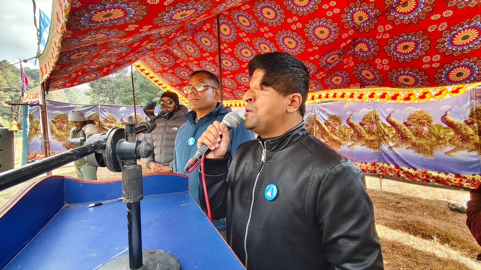 बोझिनी ड्यामबाट रास्वपा प्रवेश गर्नेहरुको लर्काे लागेपछि...