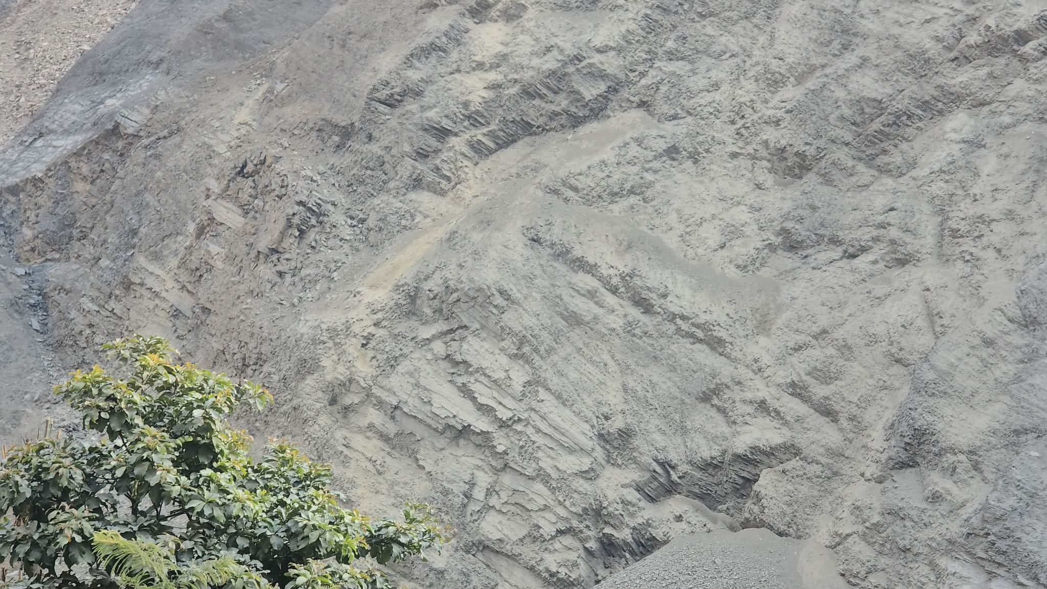 रोशीको अवैध क्रसरविरुद्ध जेहाद् छेड्ने तयारी