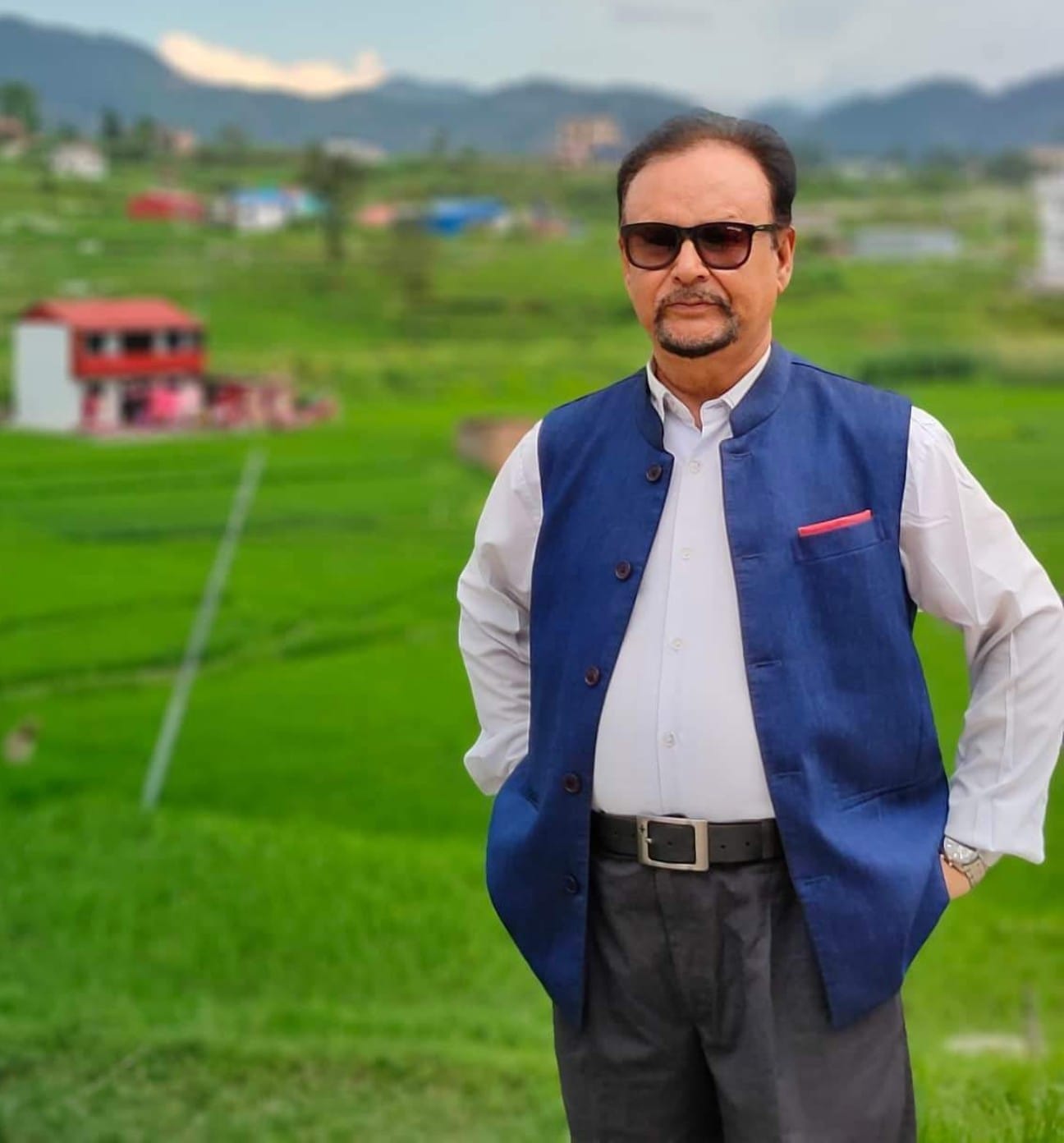 फूलका फिलिङ्गामा कवि इन्दुल 