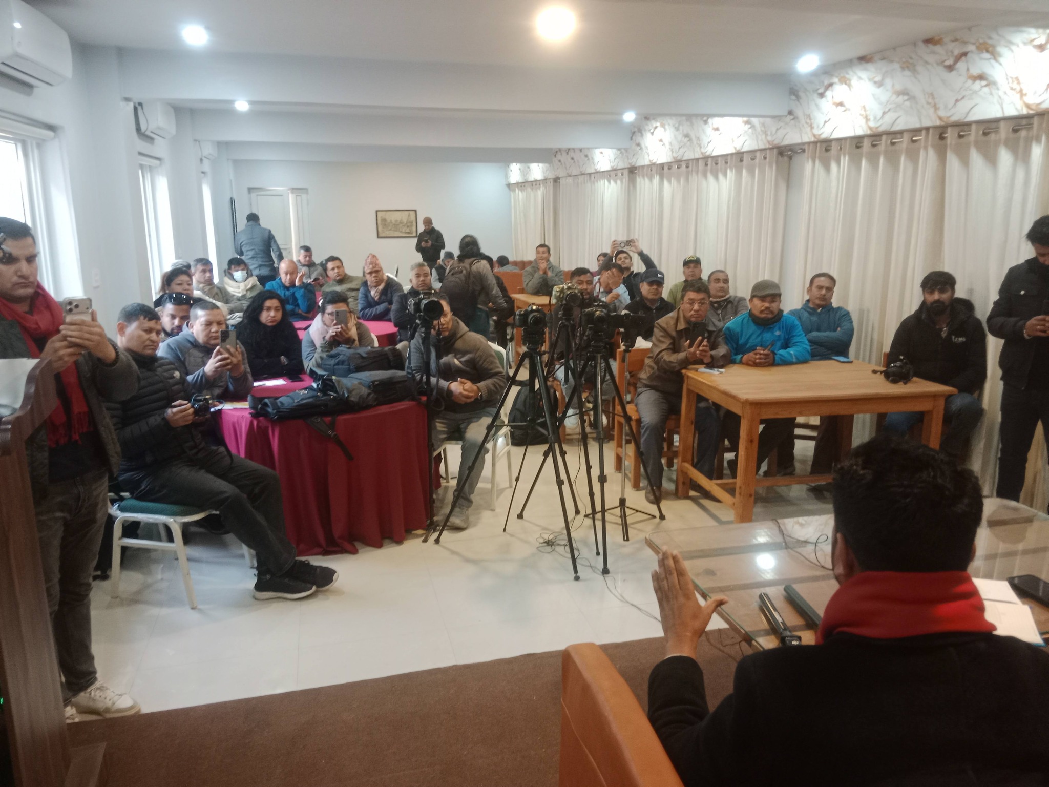 हारको डरले महेश बस्नेत आँंटिसकेः रास्वपा उम्मेदबार खत्री 