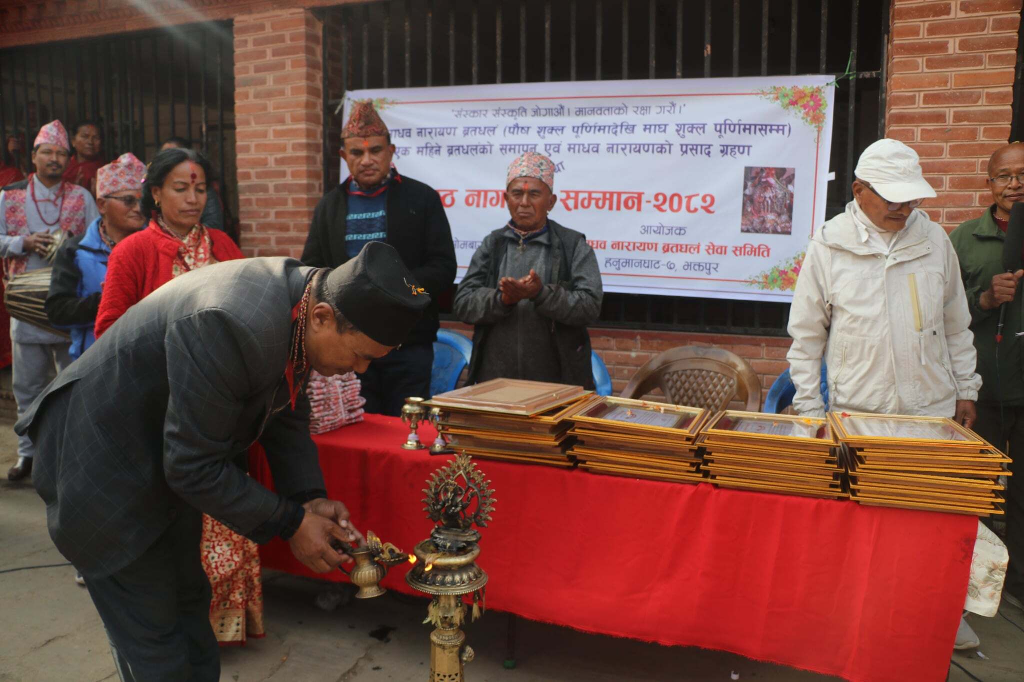 जसले एकमहिने श्री स्वस्थानी ब्रतकथाका ब्रतालुहरुलाई सेवा गरे....