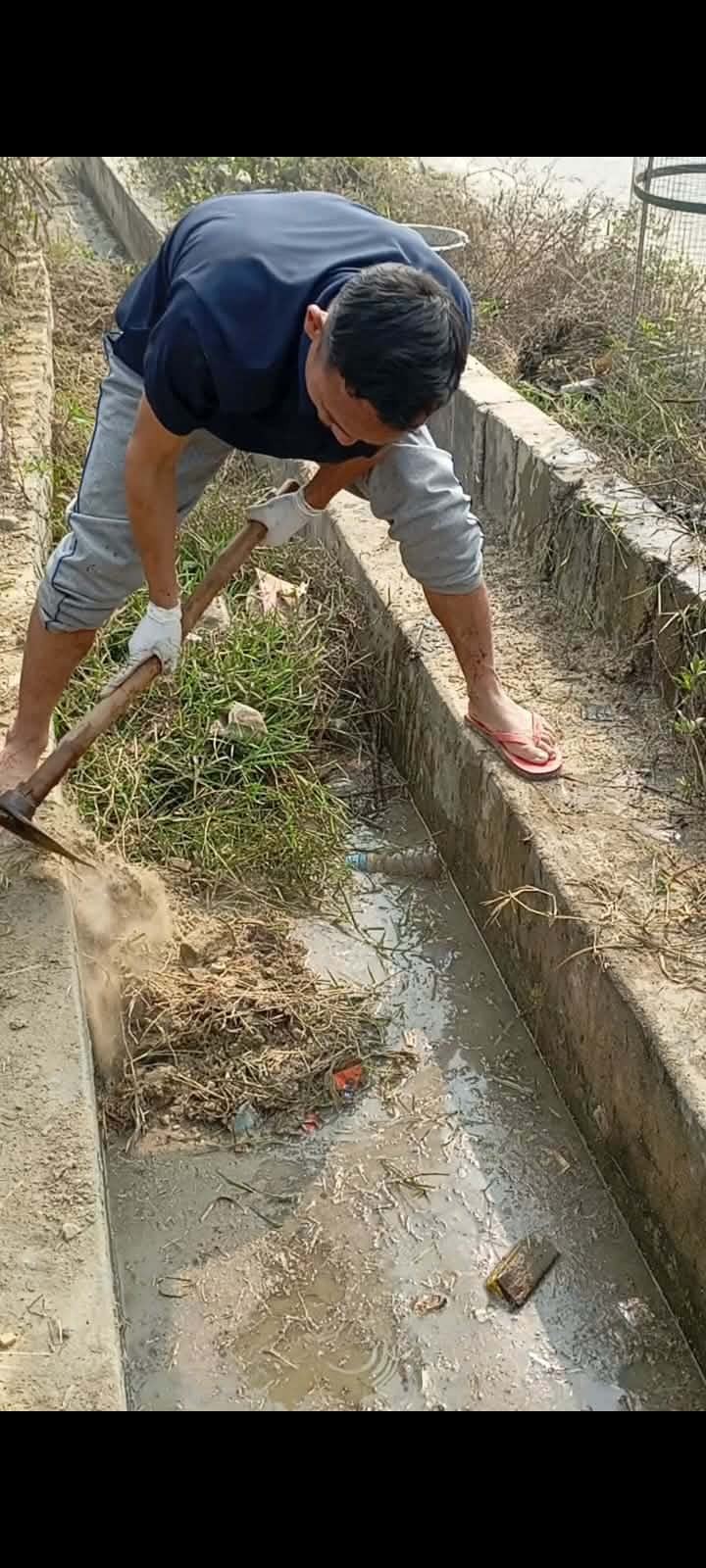 महोत्तरीको एक डाँंडामा भ्रष्टाचार विरोधी अभियानको टिमले गरयो सरसफाई 