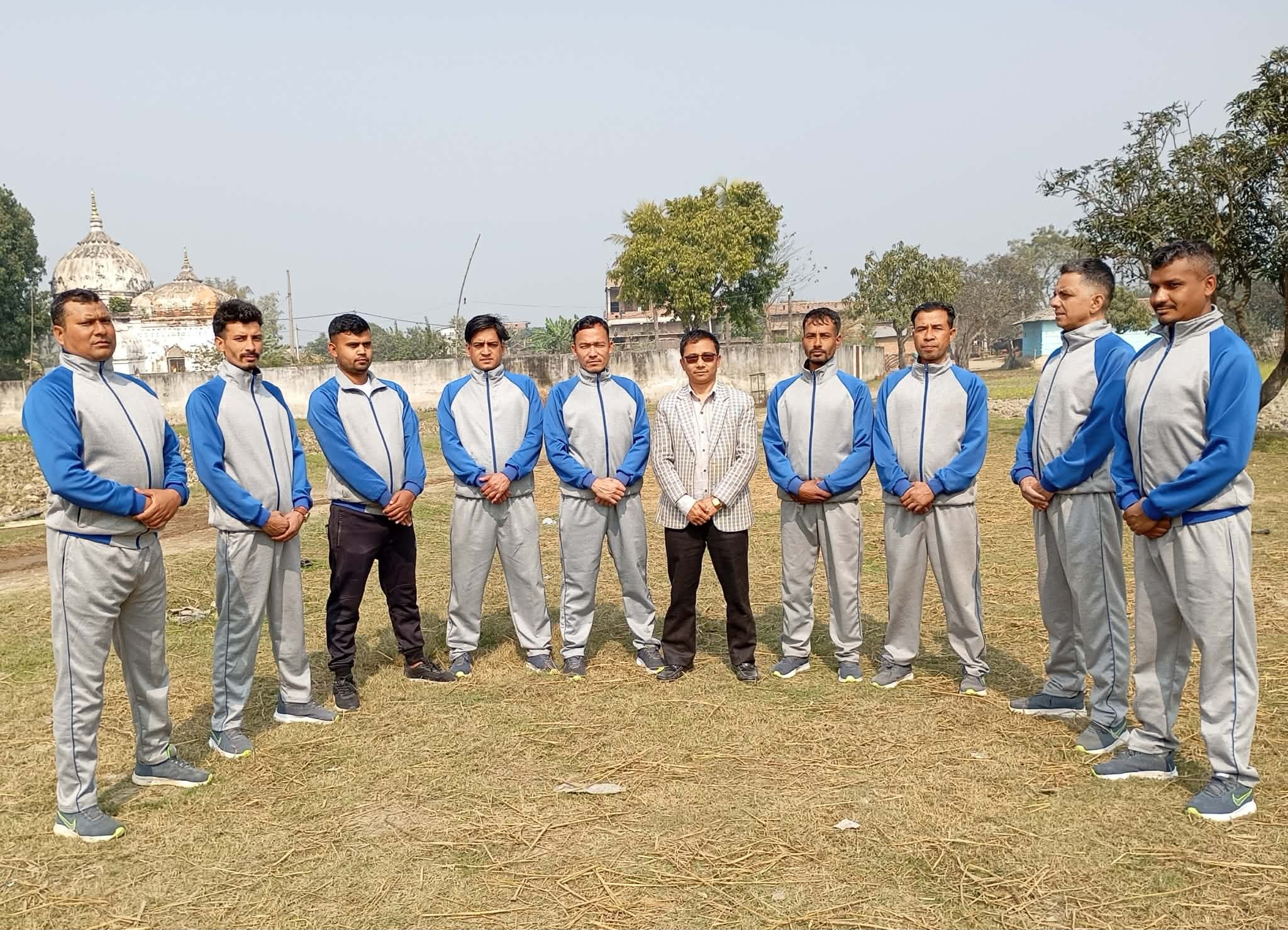 महोत्तरीको एक डाँंडामा भ्रष्टाचार विरोधी अभियानको टिमले गरयो सरसफाई 