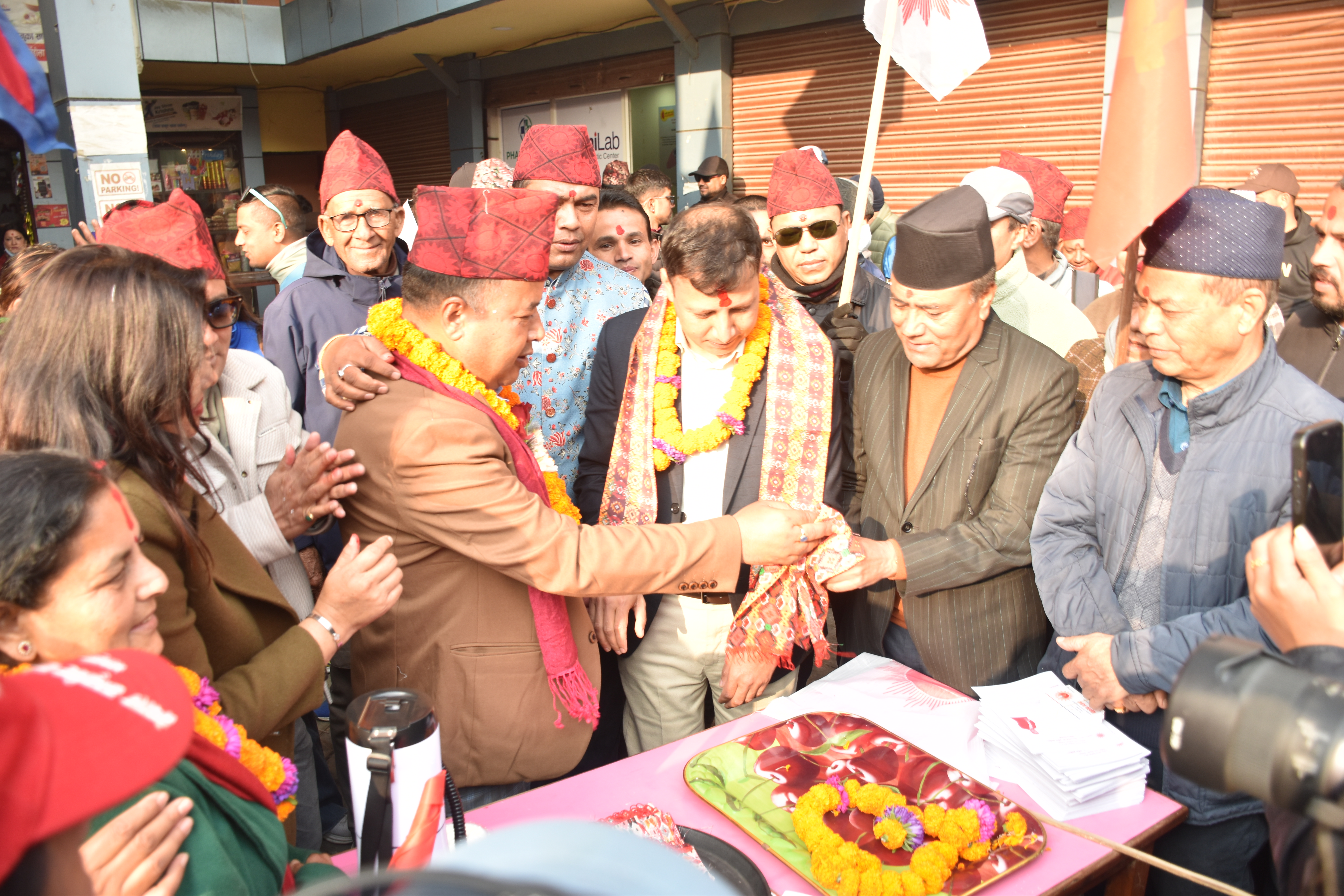 भक्तपुर क्षेत्र नं. २ नेकपा (संयुक्त) का उम्मेदवार लोककृष्ण दाहाल एमाले प्रवेश