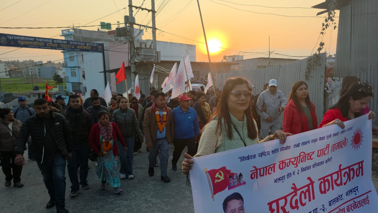 साँझसम्म हातमा फूलमाला लिएर कुरिरहे बालकोट खल्पिटारका जेष्ठ नागरिक