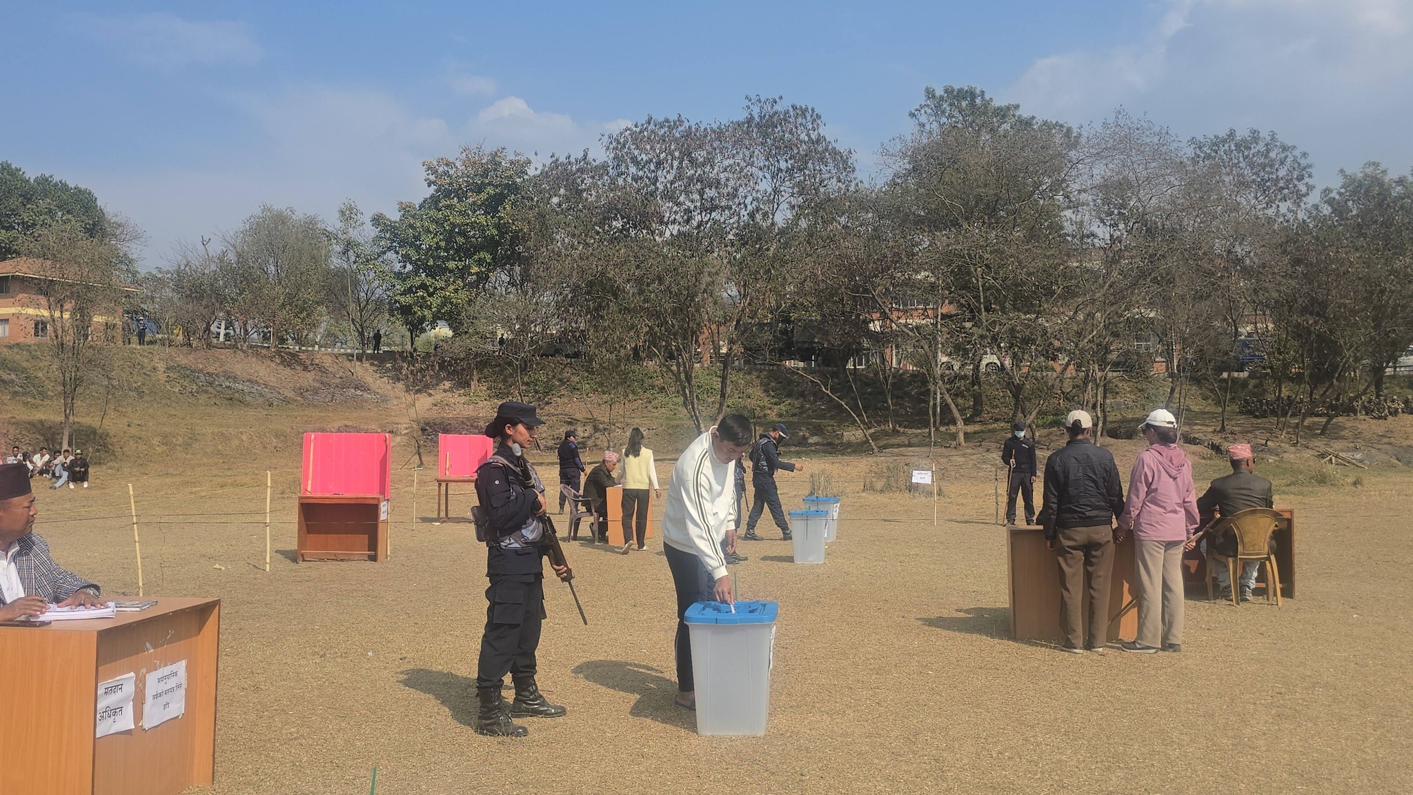 खरिपाटीमा भएको नमूना मतदानमा बम विस्फोट भएपछि....
