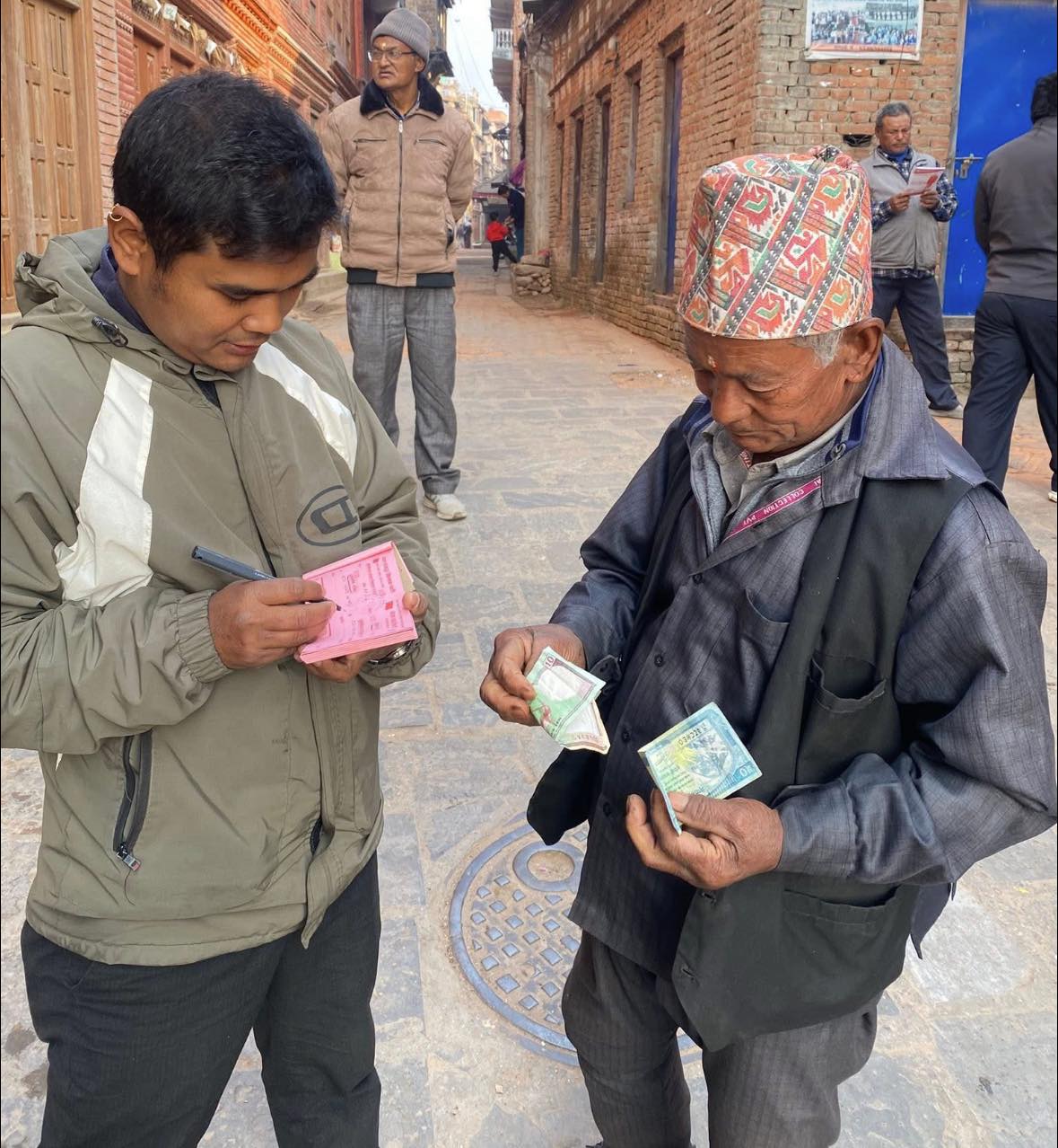 जहाँं भोट पनि दिन्छन् अनि चन्दा पनि