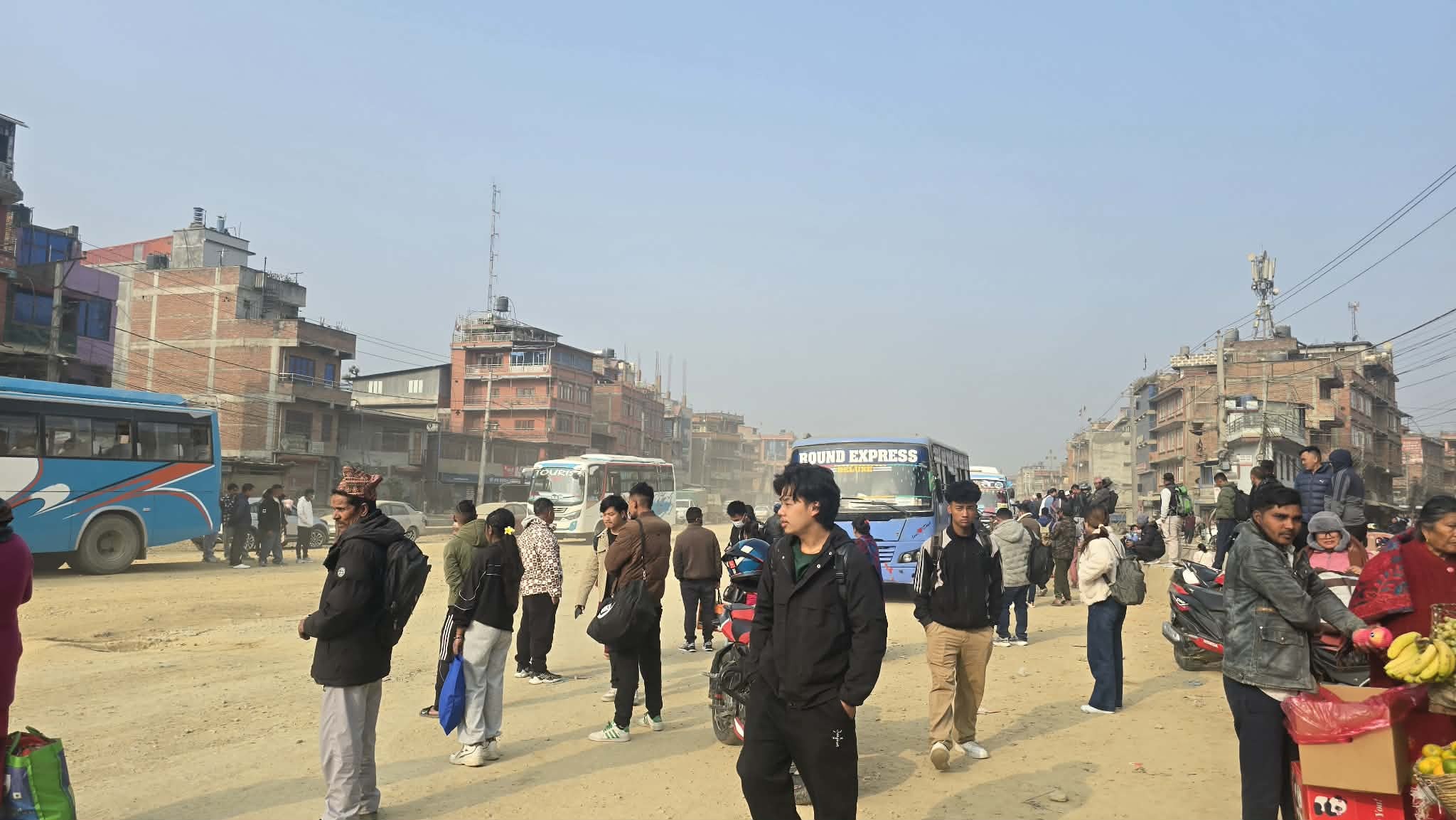 तस्वीरहरुमा भोट हाल्न गाउँं जानेहरु