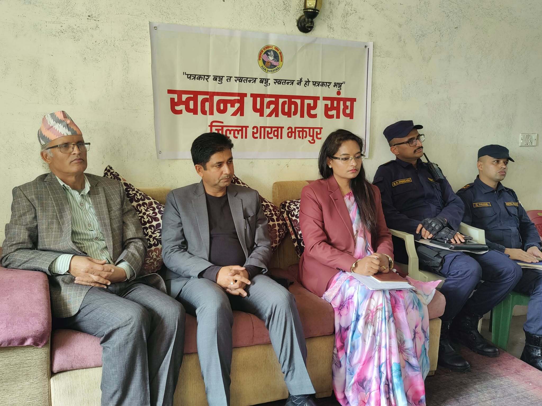 भक्तपुरको बोदे मतदान केन्द्रः जहाँ महिलाले गर्दैछन् निर्वाचनको कमाण्ड