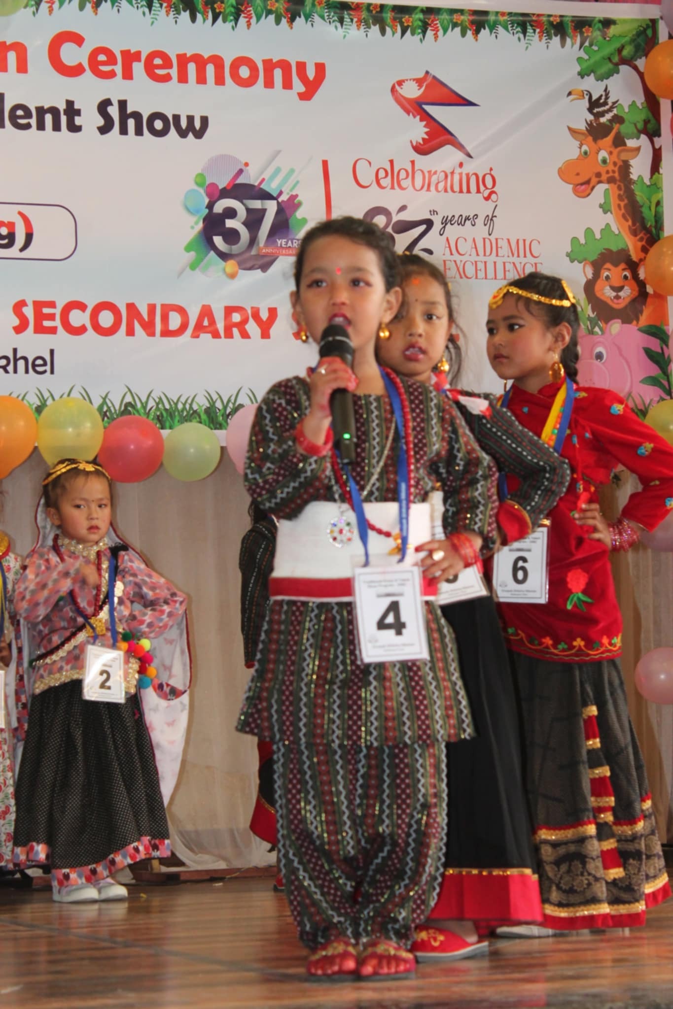 विनायकमा परम्परागत भेषभूषा तथा प्रतिभा प्रदर्शन