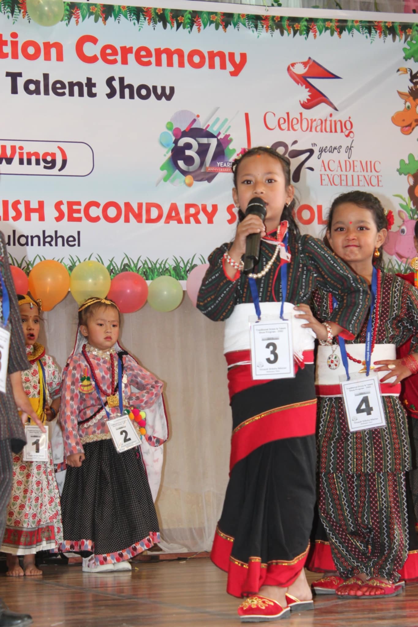 विनायकमा परम्परागत भेषभूषा तथा प्रतिभा प्रदर्शन