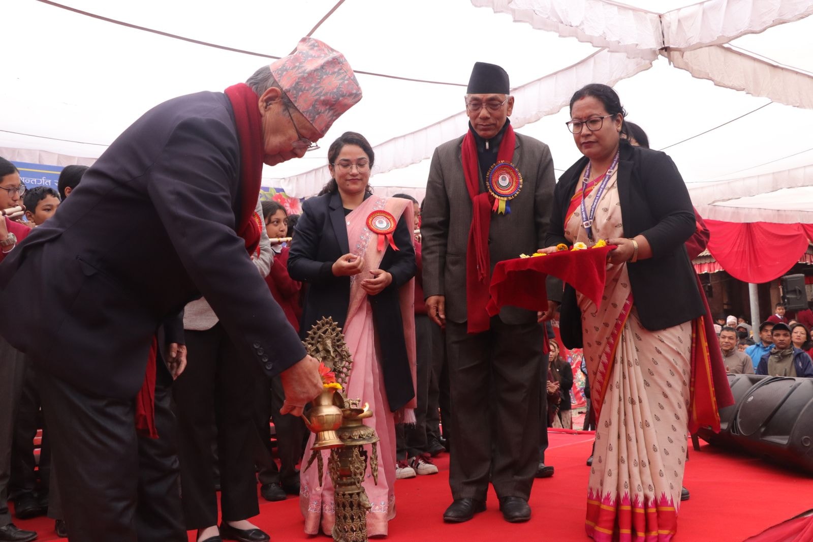 अव जनतासँंगै बसेर जनताको सेवामा