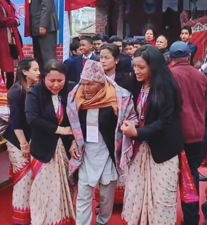 तस्वीरहरुमा जेष्ठ नागरिकहरुको सम्मान