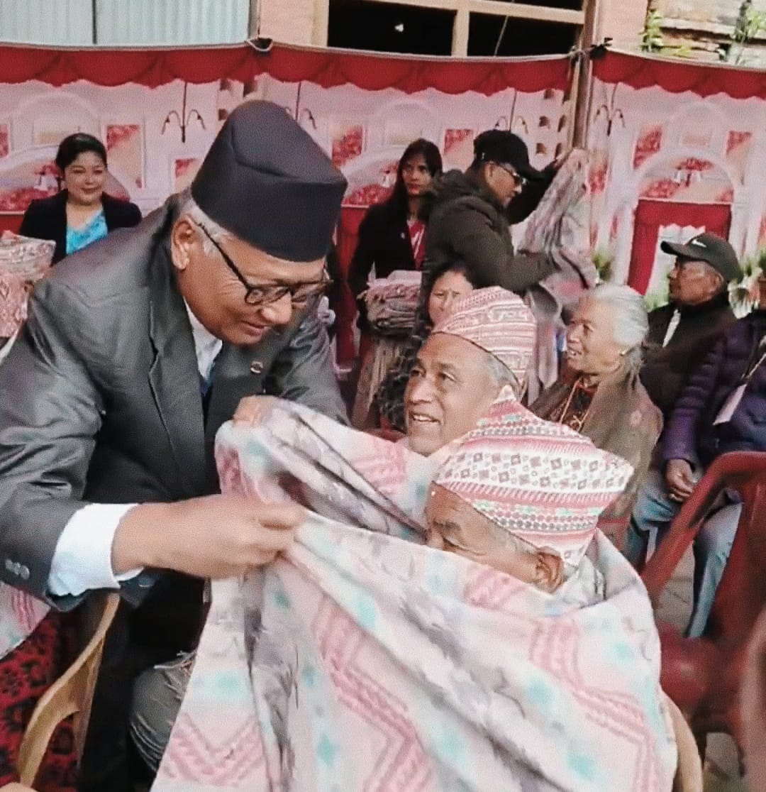 तस्वीरहरुमा जेष्ठ नागरिकहरुको सम्मान