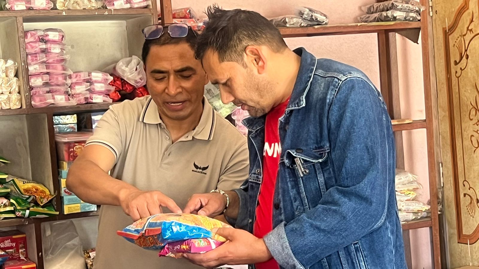 चाँगुनारायणमा अनुगमन कडा, म्याद नाघेका खाद्य वस्तु फेला