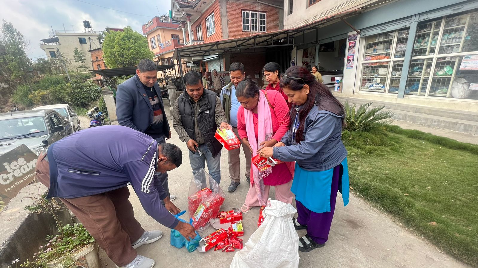 चाँगुनारायणमा अनुगमन कडा, म्याद नाघेका खाद्य वस्तु फेला