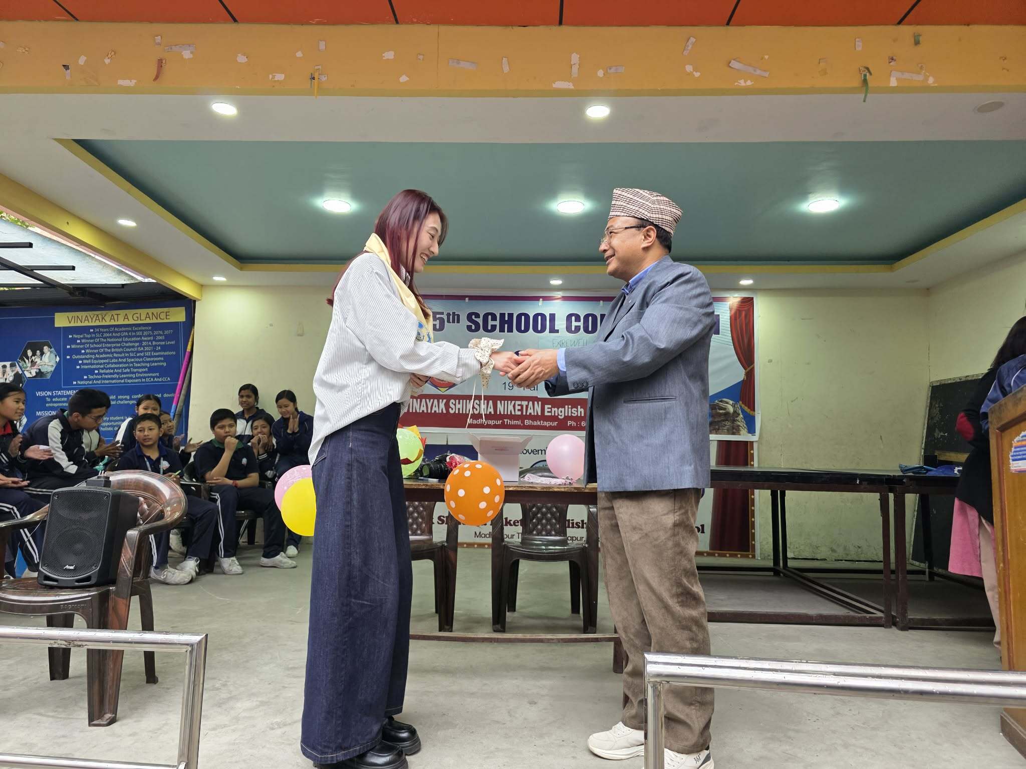 चाइनिज स्वयंसेविका शिक्षिकालाई बिदाई