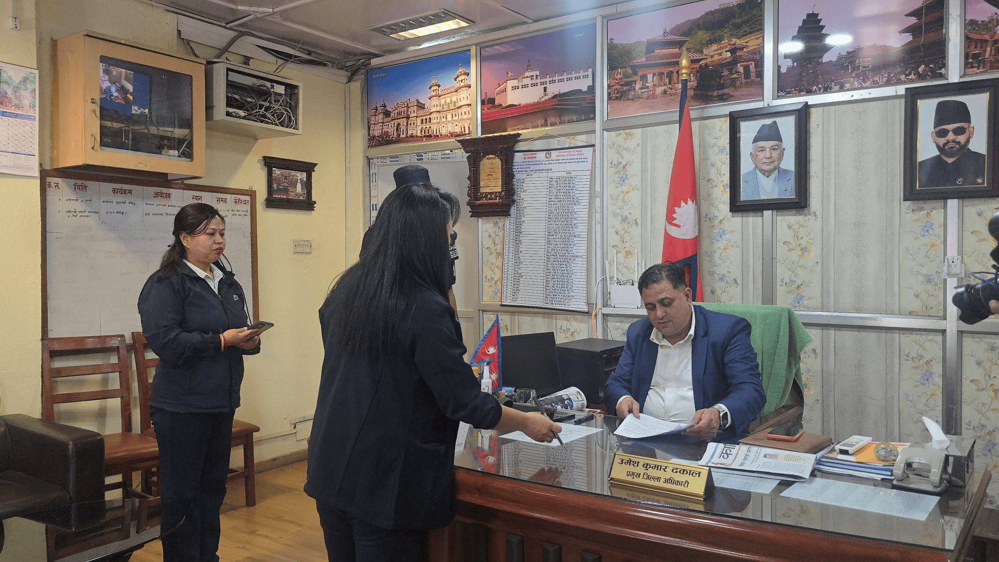 भक्तपुरमा पासपोर्ट लिन सिडिओ अफिस जान नपर्ने, घरमै आउने