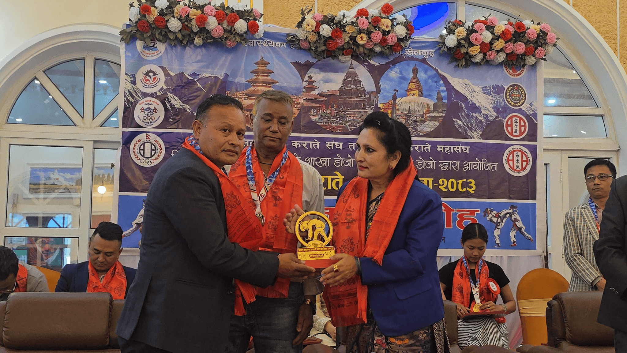भ्रष्टाराविरोधी अभियन्ता एवं स्वतन्त्र पत्रकार लामा सम्मानित