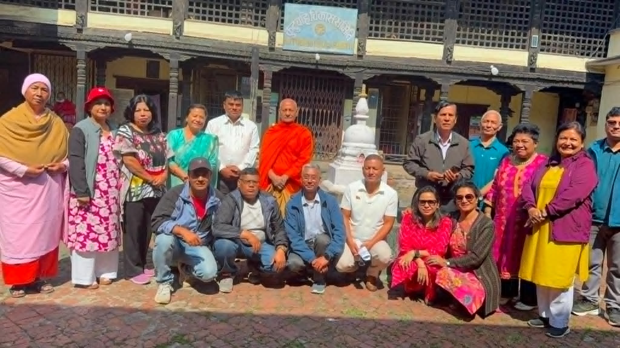 भक्तपुरमा थेरवाद बुद्धिष्ट एकेडेमीका एम.ए.का बिद्यार्थीहरूको शैक्षिक भ्रमण