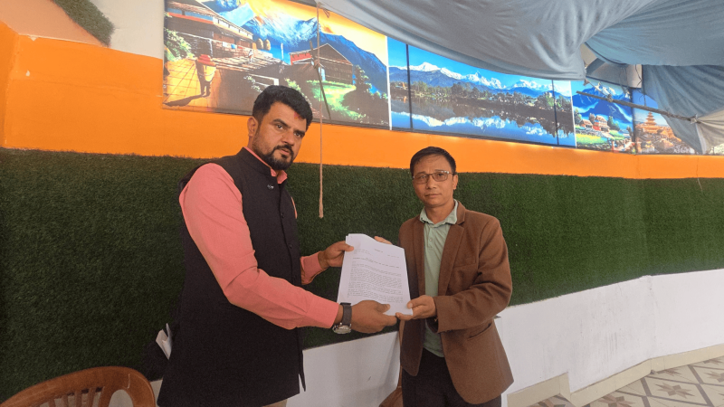 विपद् निम्तिने खतरा बढेपछि सांसदको ढोका ढकढक्याउँदै अभियन्ता प्रेमध्वज लामा