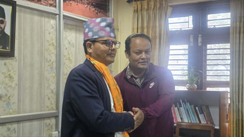 नवनियुक्त प्रजिअ खड्कालाई भक्तपुरमा पत्रकारले जिल्लाका विकृतिबारे गराइयो ध्यानाकर्षण