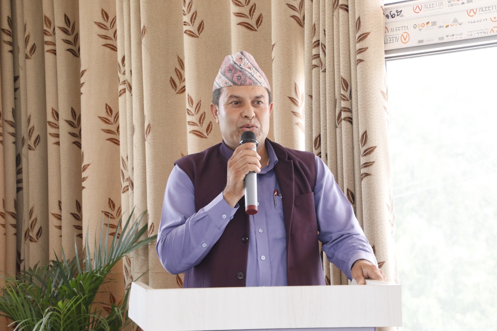 स्थानीयवासीले खोजे चुनाबमा मात्रै मुख देखिएको संघीय सांसद