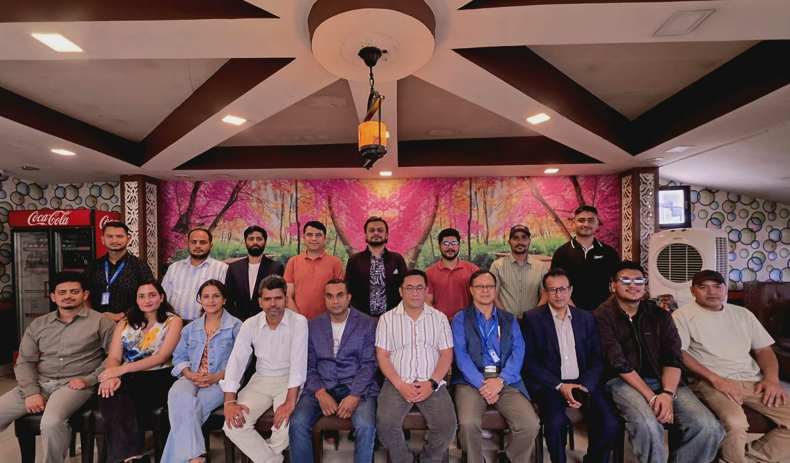 एभरेष्टमा पूर्वविद्यार्थीसँग अन्तरक्रिया