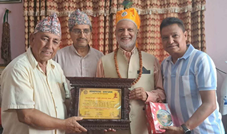 शब्दयात्रा प्रकाशनबाट हरिहर विरही सम्मानित