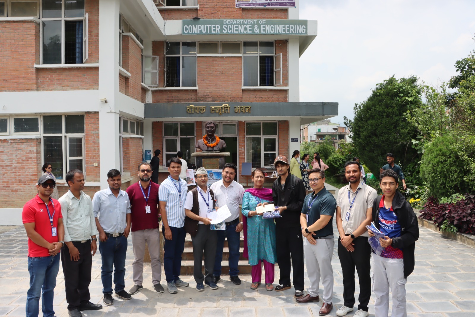 नेपाल इन्जिनियरिङ कलेजमा एकैदिन रक्तदान, आँखा शिविर तथा मक टेष्ट