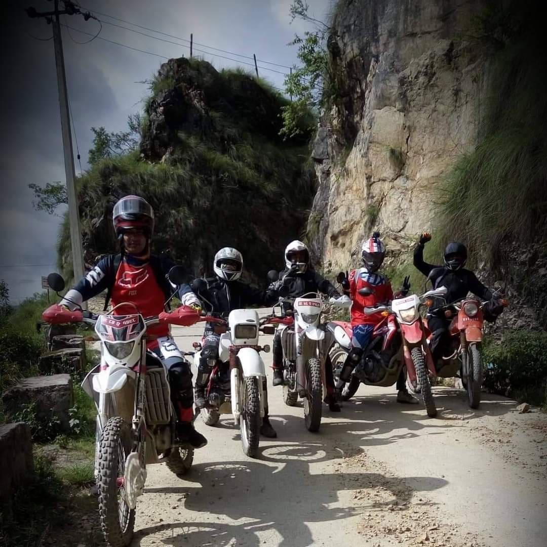 भक्तपुर इन्डोरो राइडर ग्रुपद्धारा सहयोग