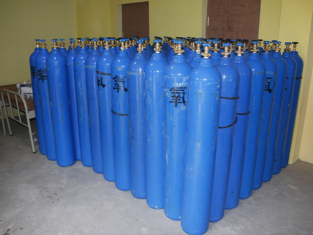 भगिनी सहर शान्नानबाट ख्वप अस्पताललाई स्वास्थ्य सामाग्री सहयोग