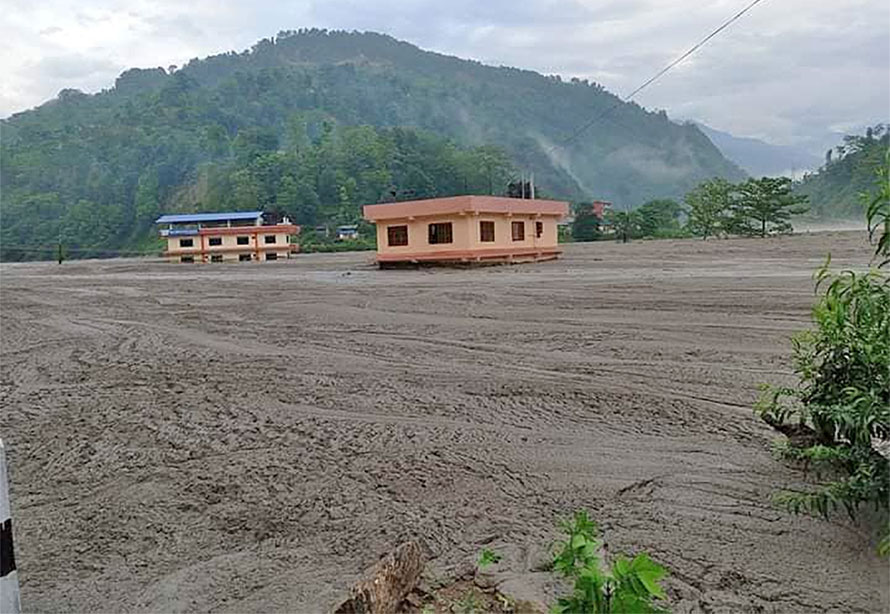  हेलम्बु बजार क्षेत्रका ३ पुरुष र १ महिला गरी चार जना बेपत्ता