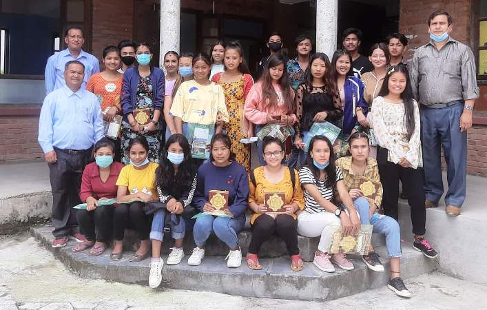 आदर्श आजादले ग¥यो बधाई तथा मार्ग निर्देशन कार्यक्रम 