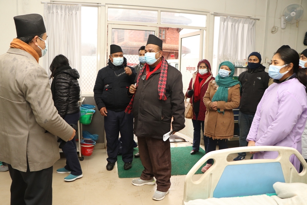 प्रदेश सरकार स्वास्थ्य निर्देशनालयका प्रतिनिधिद्वारा ख्वप अस्पताल अनुगमन