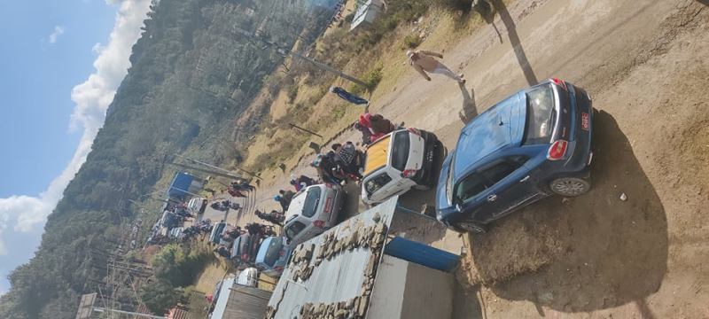 नगरकोटमा हिउँ हेर्न आउनेको भिड